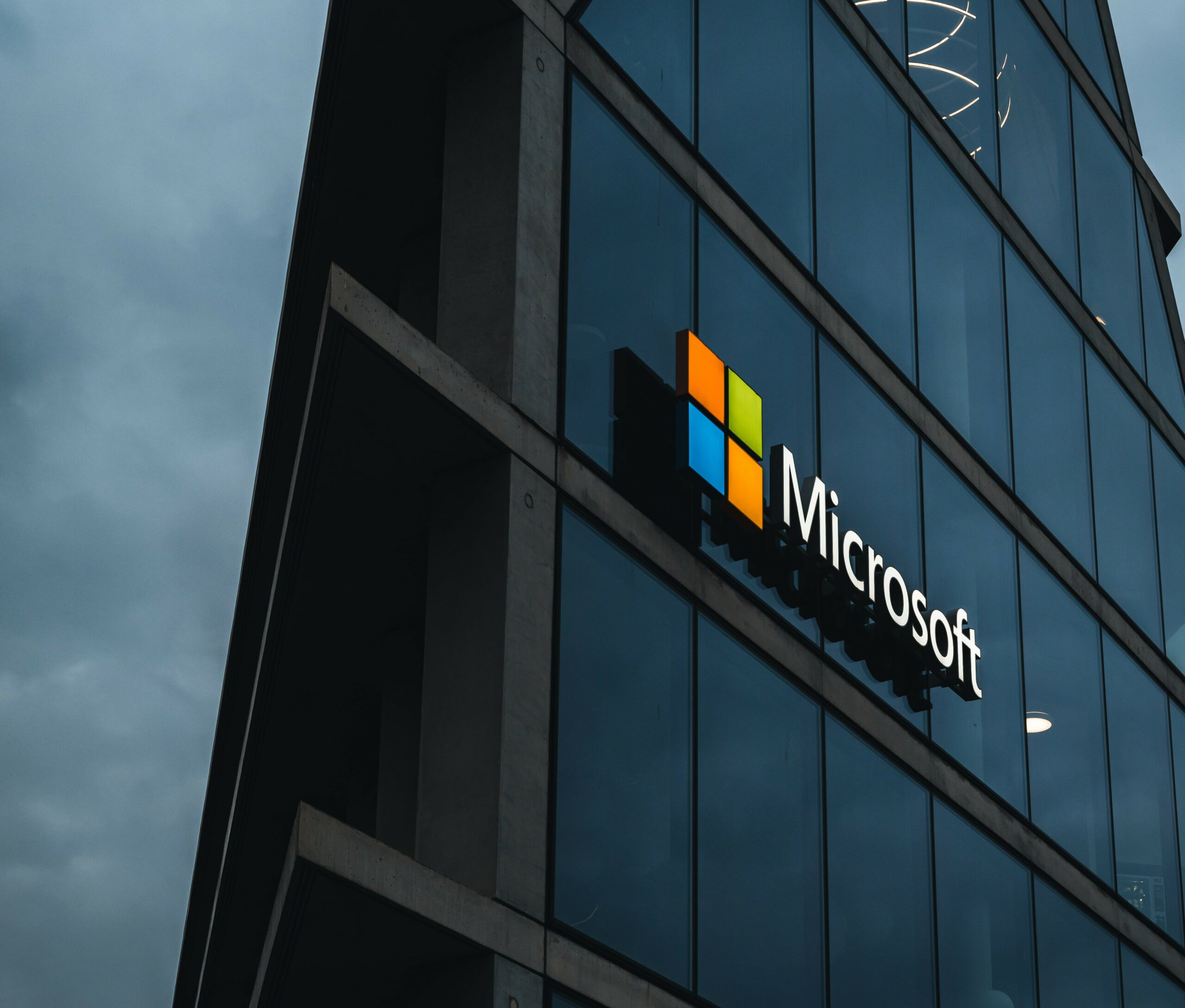 Microsoft opět povoluje spouštění maker v dokumentech